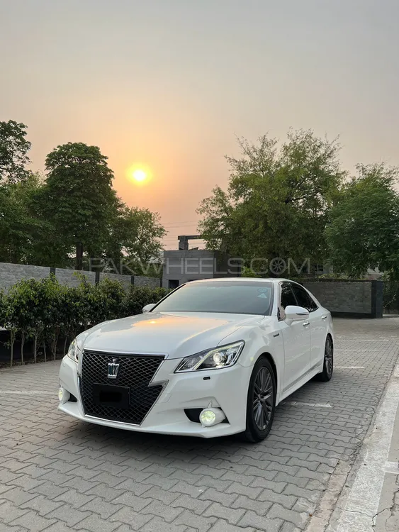 Toyota Crown 2015 for Sale in Lahore Image-1