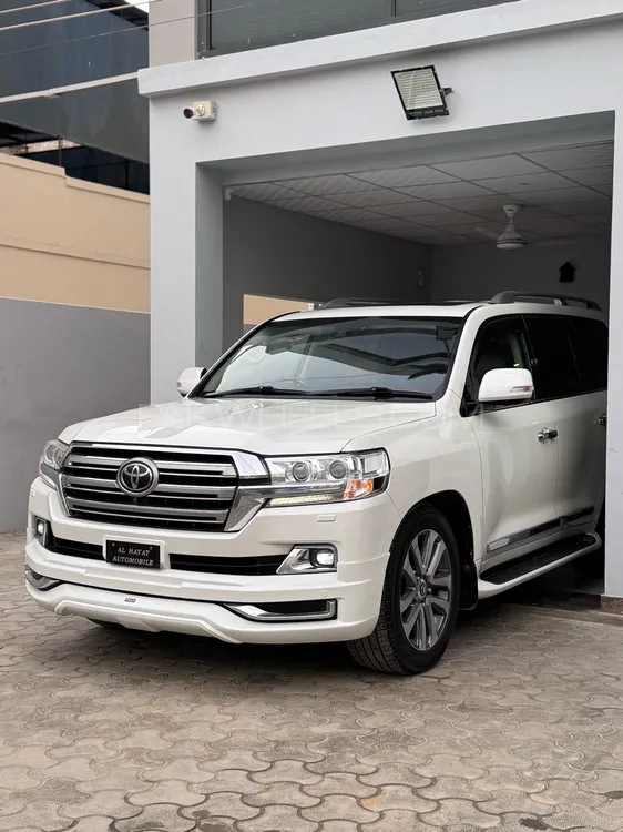 Toyota Land Cruiser 2017 for Sale in Karachi Image-1
