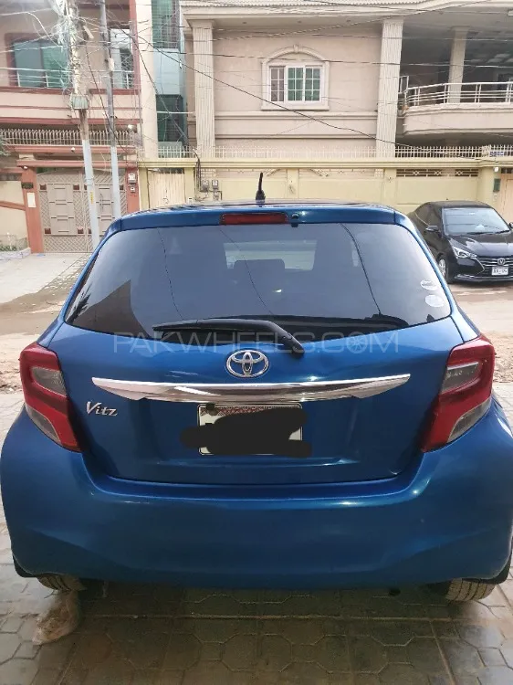 Toyota Vitz 2015 for Sale in Karachi Image-1