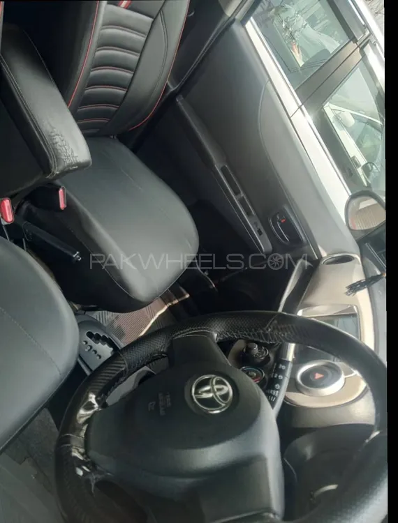 Toyota Vitz 2017 for Sale in Lahore Image-1