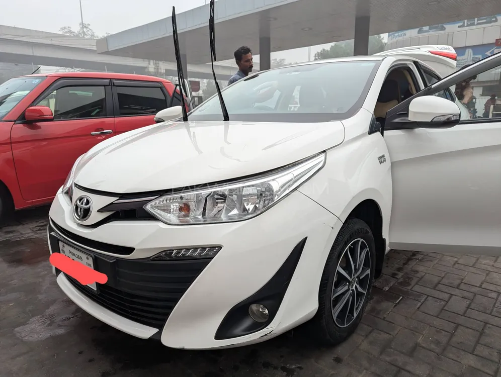 Toyota Yaris Sedan 2021 for Sale in Lahore Image-1