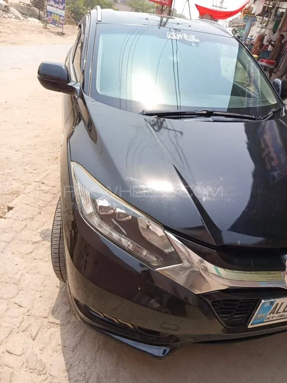 Honda Vezel 2015 for Sale in Sargodha Image-1