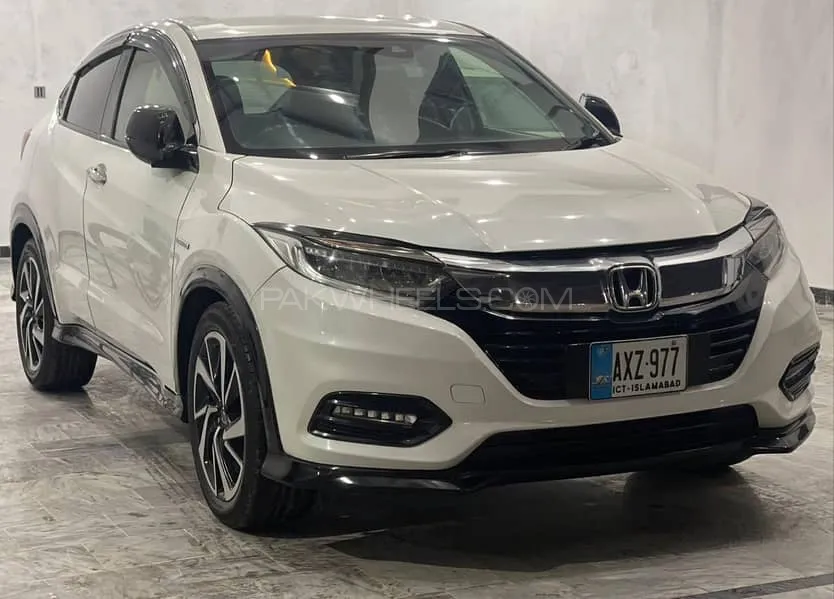 Honda Vezel 2018 for Sale in Faisalabad Image-1
