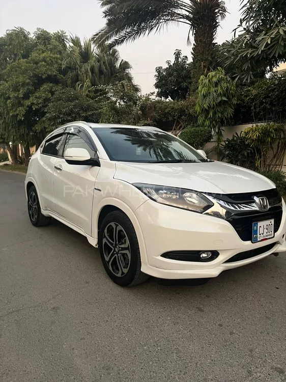 Honda Vezel 2014 for Sale in Lahore Image-1