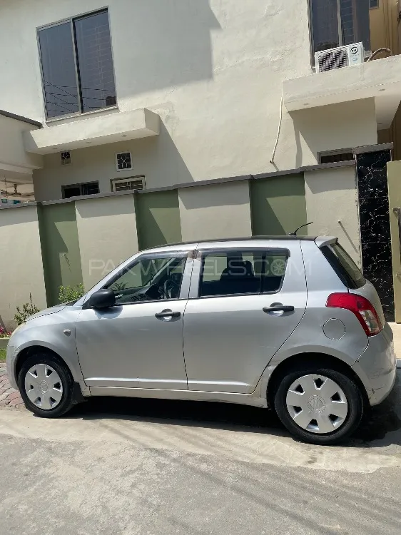 Suzuki Swift 2011 for Sale in Lahore Image-1
