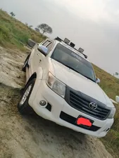 Toyota Hilux Vigo Champ V 2016 for Sale