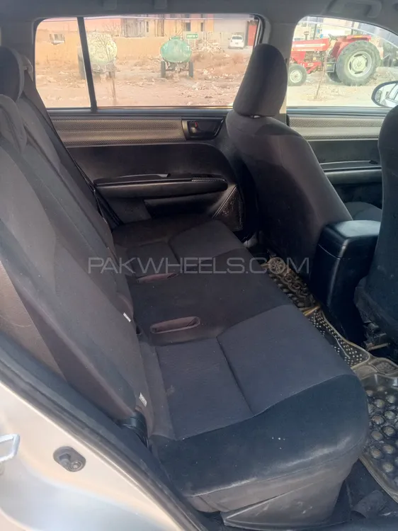 Toyota Corolla Axio 2014 for Sale in Quetta Image-1