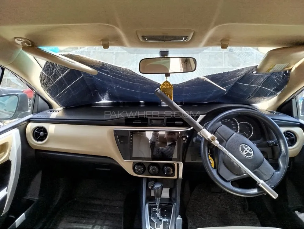 Toyota Corolla 2018 for Sale in Islamabad Image-1