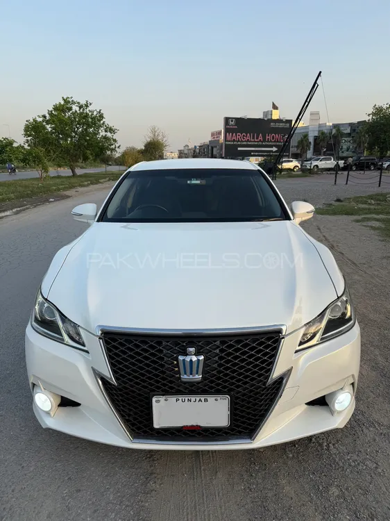 Toyota Crown 2013 for Sale in Islamabad Image-1
