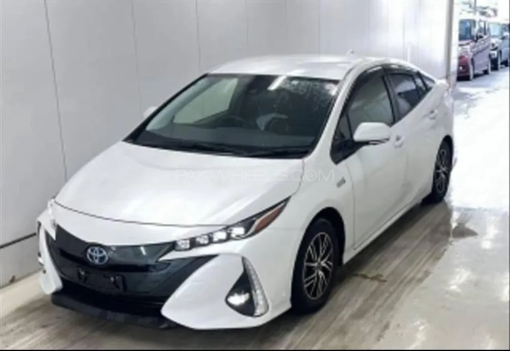 Toyota Prius 2021 for Sale in Karachi Image-1