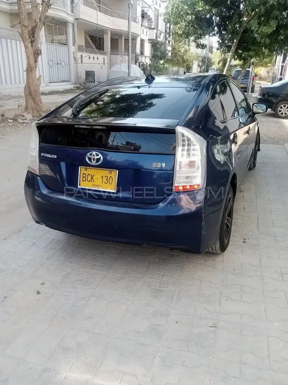 Toyota Prius 2011 for Sale in Karachi Image-1