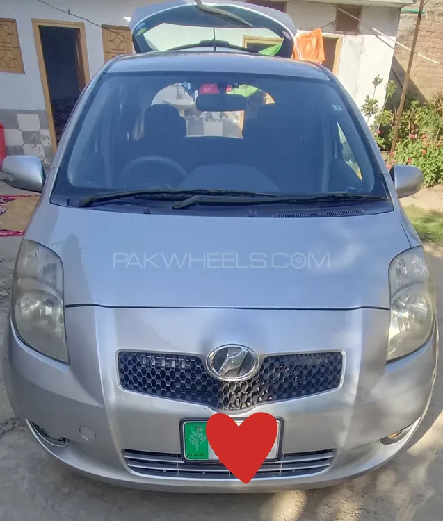 Toyota Vitz 2005 for Sale in Swabi Image-1