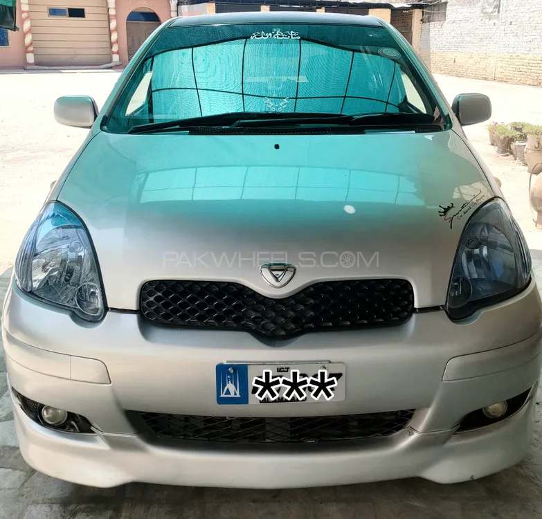 Toyota Vitz 2004 for Sale in Peshawar Image-1
