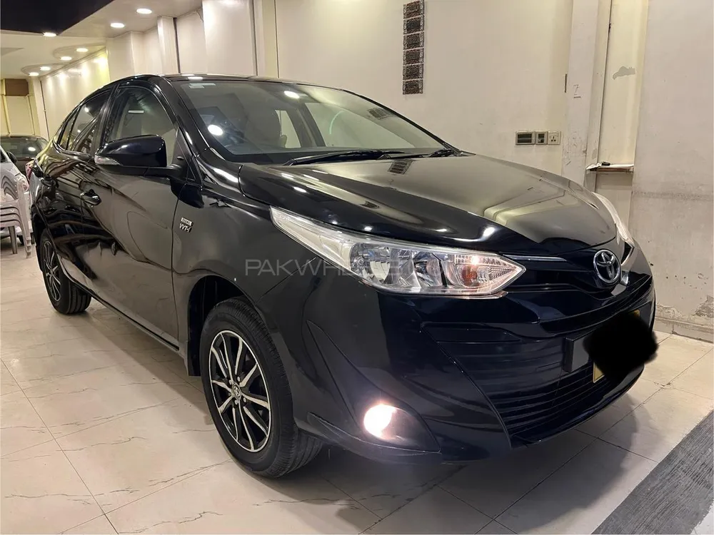 Toyota Yaris Sedan 2021 for Sale in Karachi Image-1