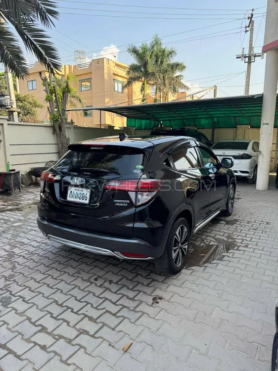Honda Vezel 2016 for Sale in Sialkot Image-1