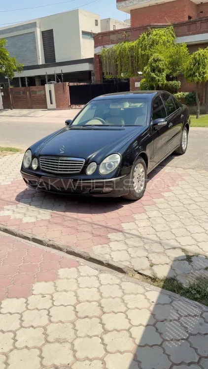 Mercedes Benz E Class 2003 for Sale in Lahore Image-1