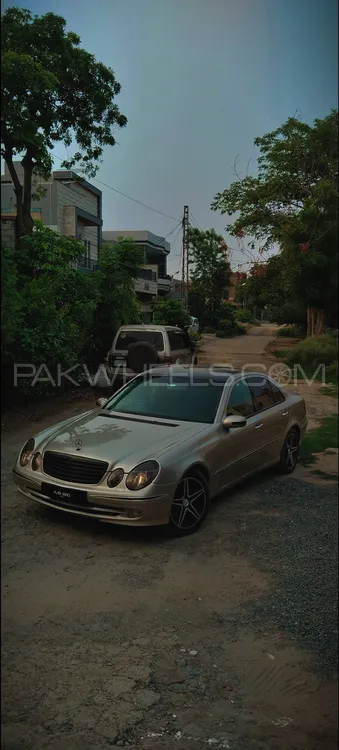 Mercedes Benz E Class 2004 for Sale in Faisalabad Image-1