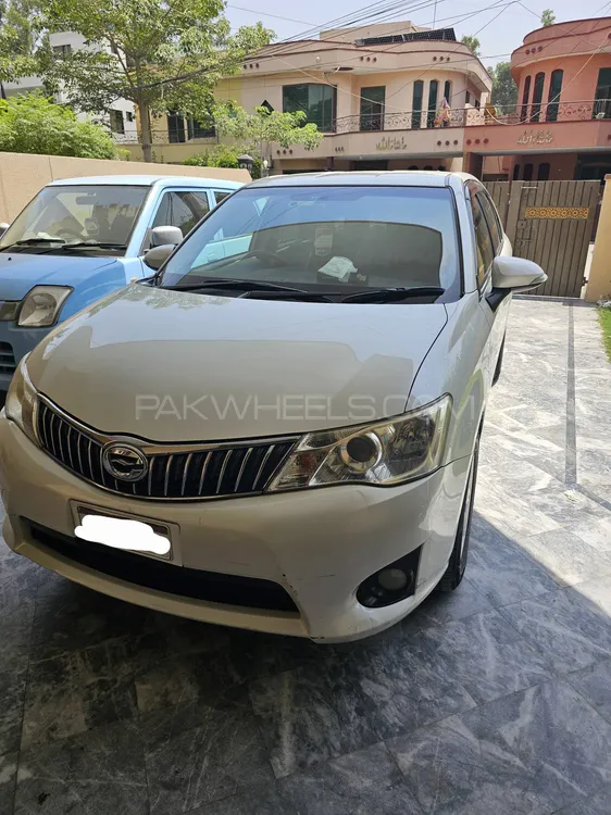 Toyota Corolla Axio 2012 for Sale in Lahore Image-1