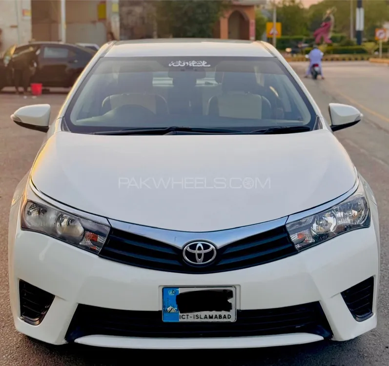 Toyota Corolla 2017 for Sale in Islamabad Image-1