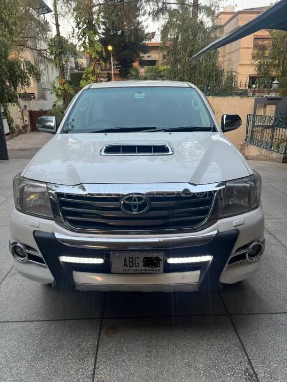 Toyota Hilux 2013 for Sale in Islamabad Image-1