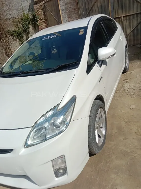 Toyota Prius 2011 for Sale in Charsadda Image-1