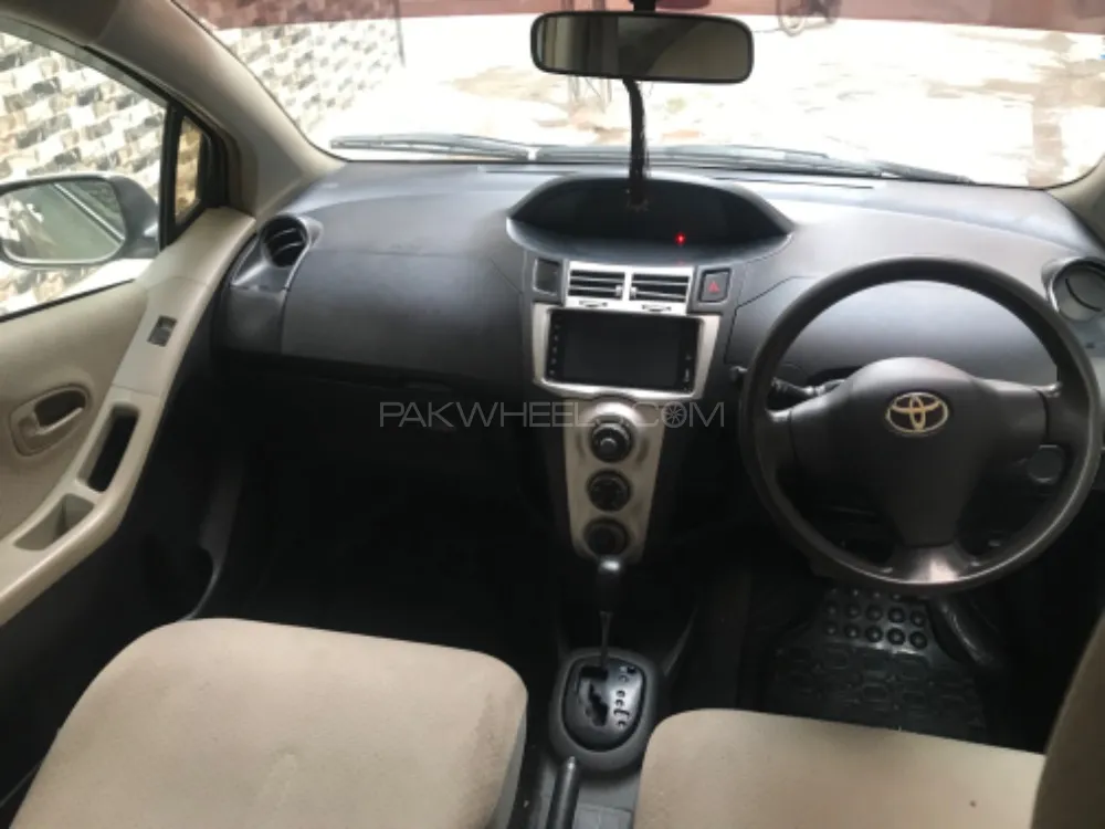 Toyota Vitz 2006 for Sale in Lahore Image-1
