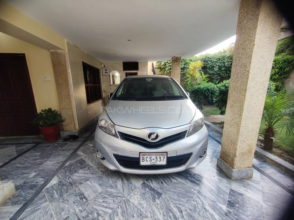 Toyota Vitz 2011 for Sale in Faisalabad Image-1