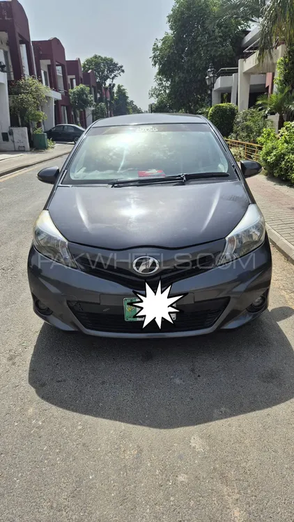 Toyota Vitz 2017 for Sale in Lahore Image-1