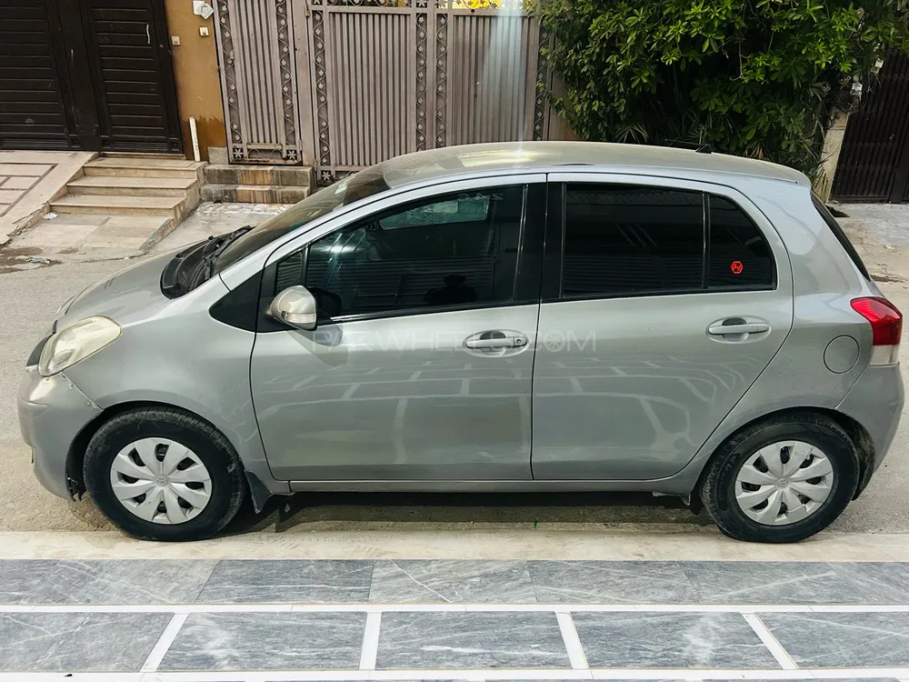 Toyota Vitz 2008 for Sale in Peshawar Image-1