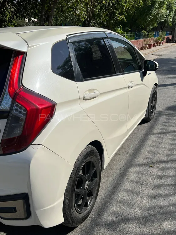 Honda Fit 2013 for Sale in Faisalabad Image-1