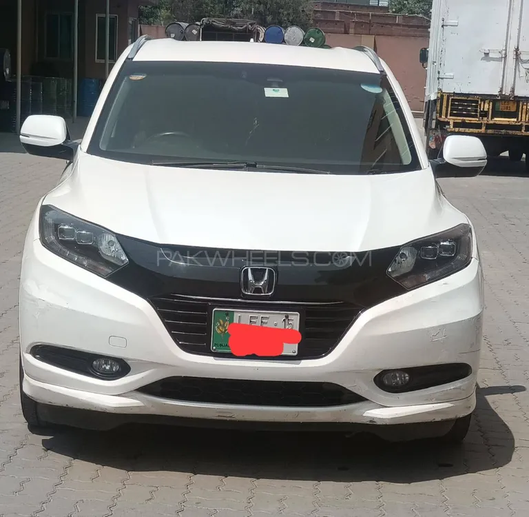 Honda Vezel 2015 for Sale in Lahore Image-1