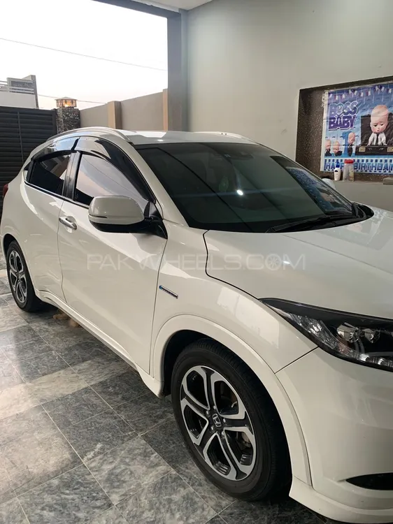 Honda Vezel 2016 for Sale in Peshawar Image-1