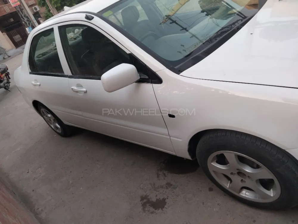 Mitsubishi Lancer 2005 for Sale in Lahore Mitsubishi Lancer 2005 for Sale in Lahore Image-10