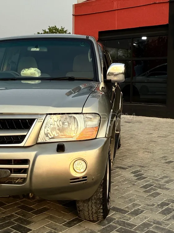 Mitsubishi Pajero 2003 for Sale in Islamabad Image-1
