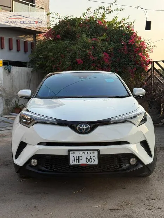 ٹویوٹا سی-ایچ آر 2017 for Sale in لاہور Image-1