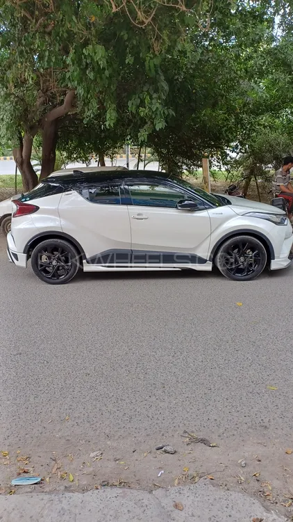 Toyota C-HR 2022 for Sale in Lahore Image-1