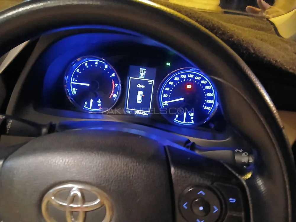 Toyota Corolla 2019 for Sale in Karachi Image-1