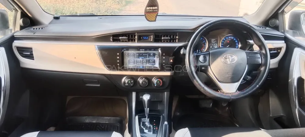 Toyota Corolla 2015 for Sale in Peshawar Image-1