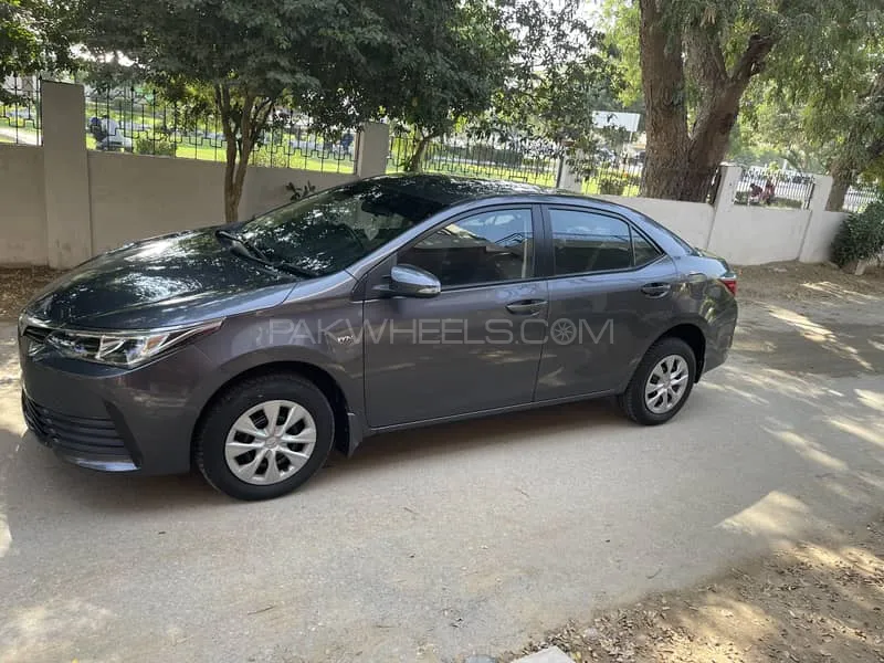 Toyota Corolla 2018 for Sale in Karachi Image-1
