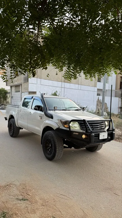 Toyota Hilux 2014 for Sale in Karachi Image-1