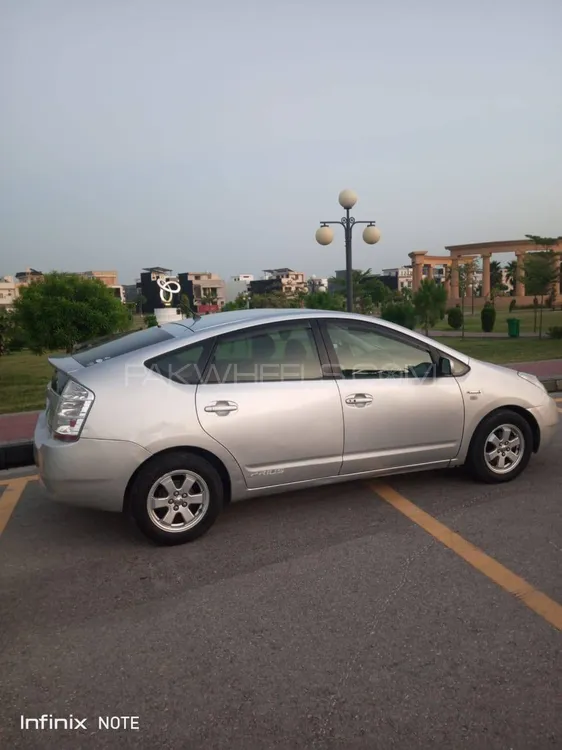 Toyota Prius 2007 for Sale in Islamabad Image-1