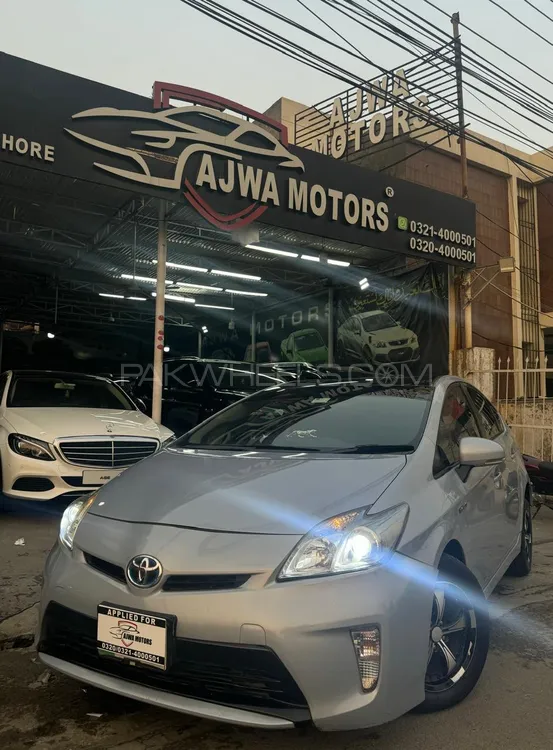 Toyota Prius 2010 for Sale in Lahore Image-1