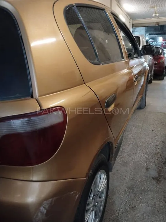 Toyota Vitz 2000 for Sale in Karachi Image-1