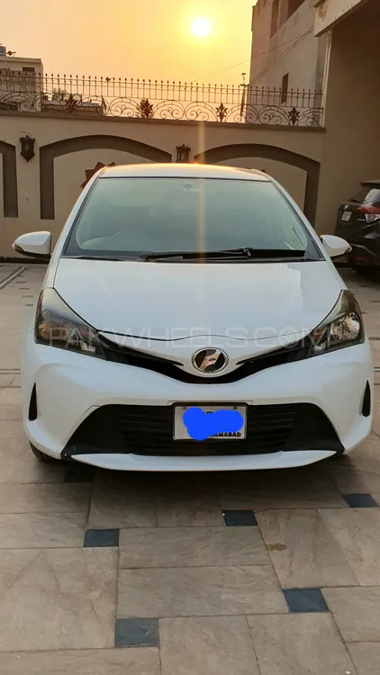 Toyota Vitz 2015 for Sale in Sialkot Image-1