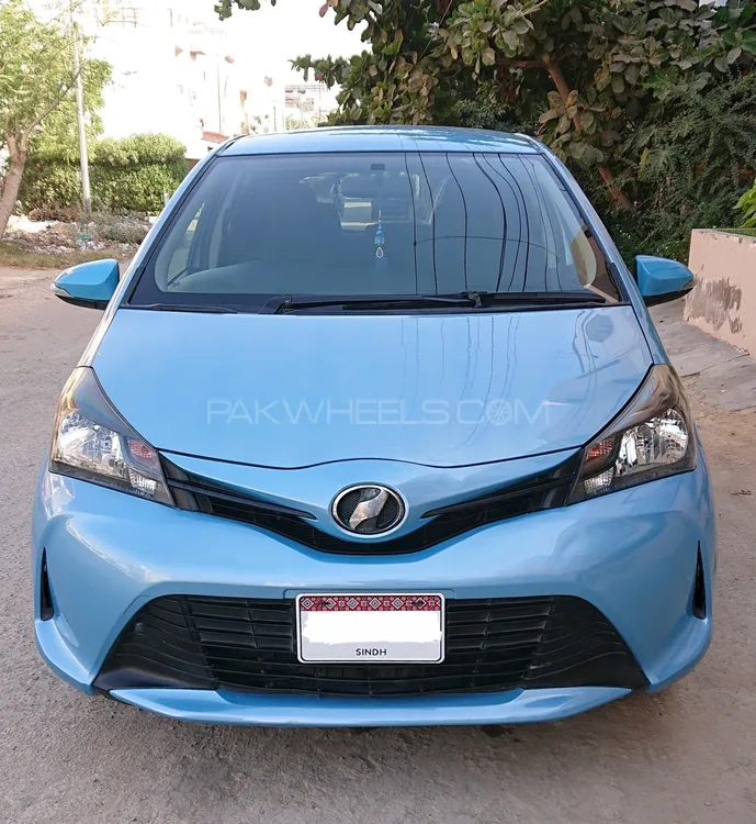 Toyota Vitz 2014 for Sale in Karachi Image-1