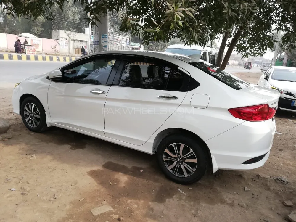 Honda City 2021 for Sale in Mian Channu Image-1