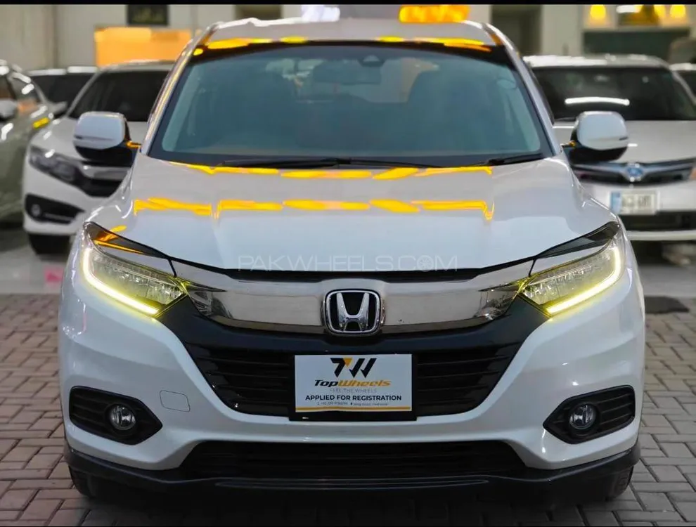 Honda Vezel 2018 for Sale in Peshawar Image-1