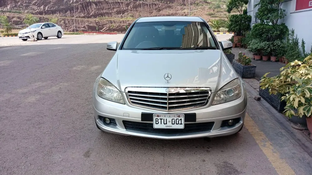 Mercedes Benz C Class 2010 for Sale in Islamabad Image-1