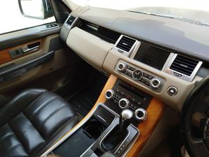 Range Rover Evoque
2010
5.0 Litter engine 
Black Wrap