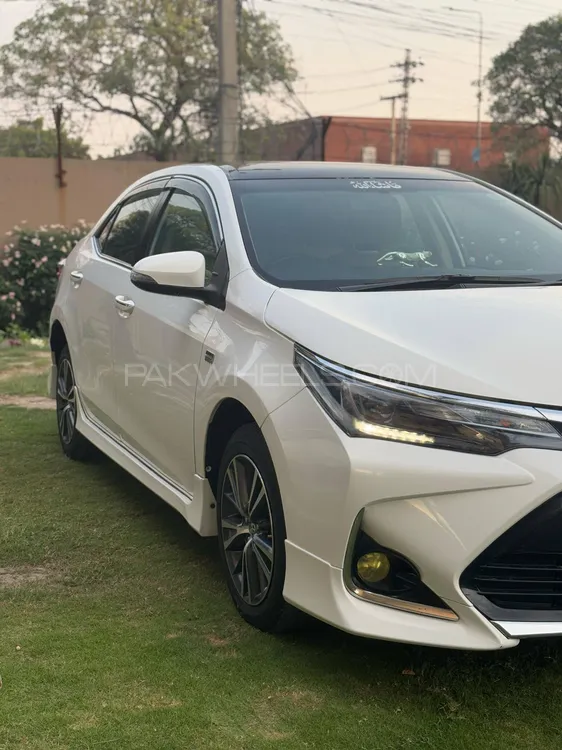 Toyota Corolla 2017 for Sale in Lahore Image-1